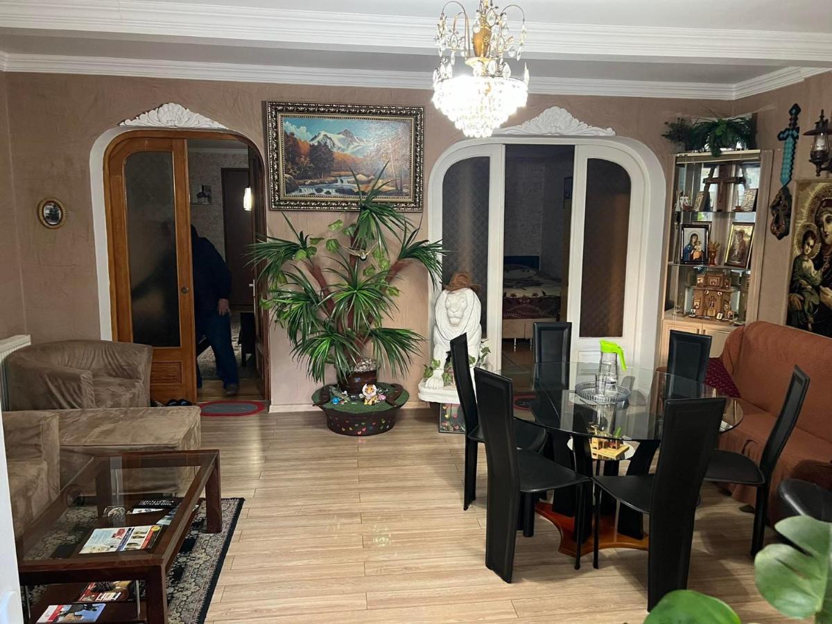 3 Room Flat In Tbilisi Exterior foto